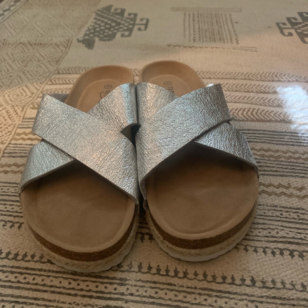 Platform sandals